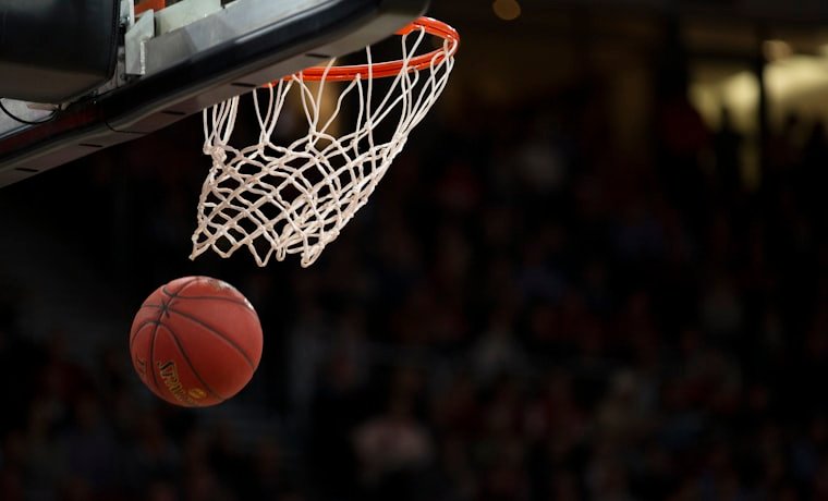 Bola basket masuk ring